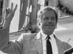 9. prezident vaclav havel  v uradu 1989 - 1992 a 1992 - 2003